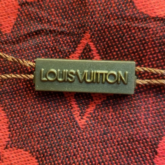 AUTHENTIC LOUIS VUITTON MONOGRAM SCARF/SHAWL - Picture 3 of 8